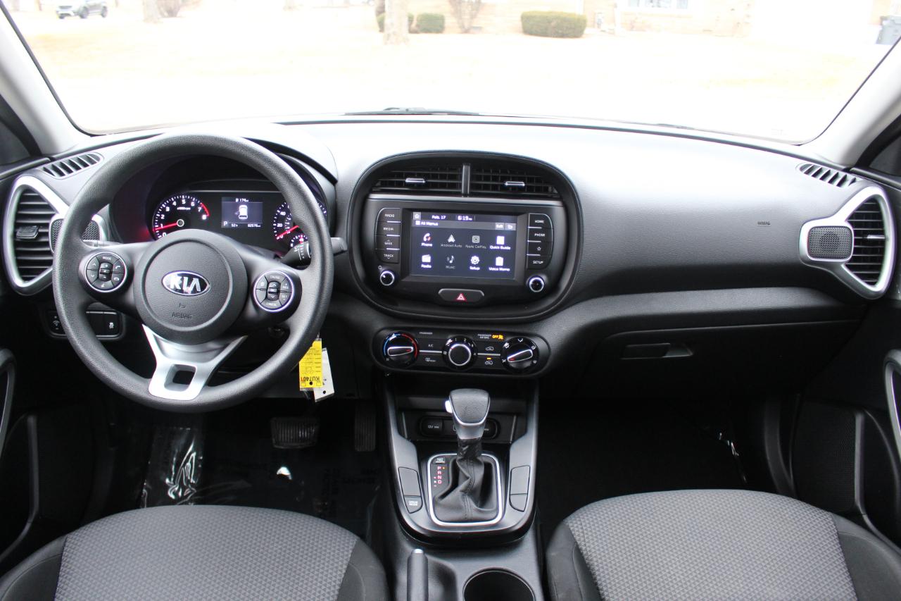 Kia Soul LX CVT 2021