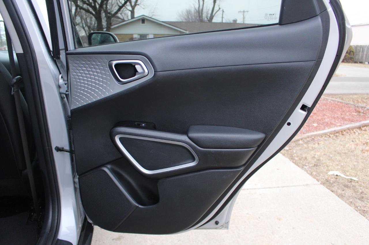 Kia Soul LX CVT 2021