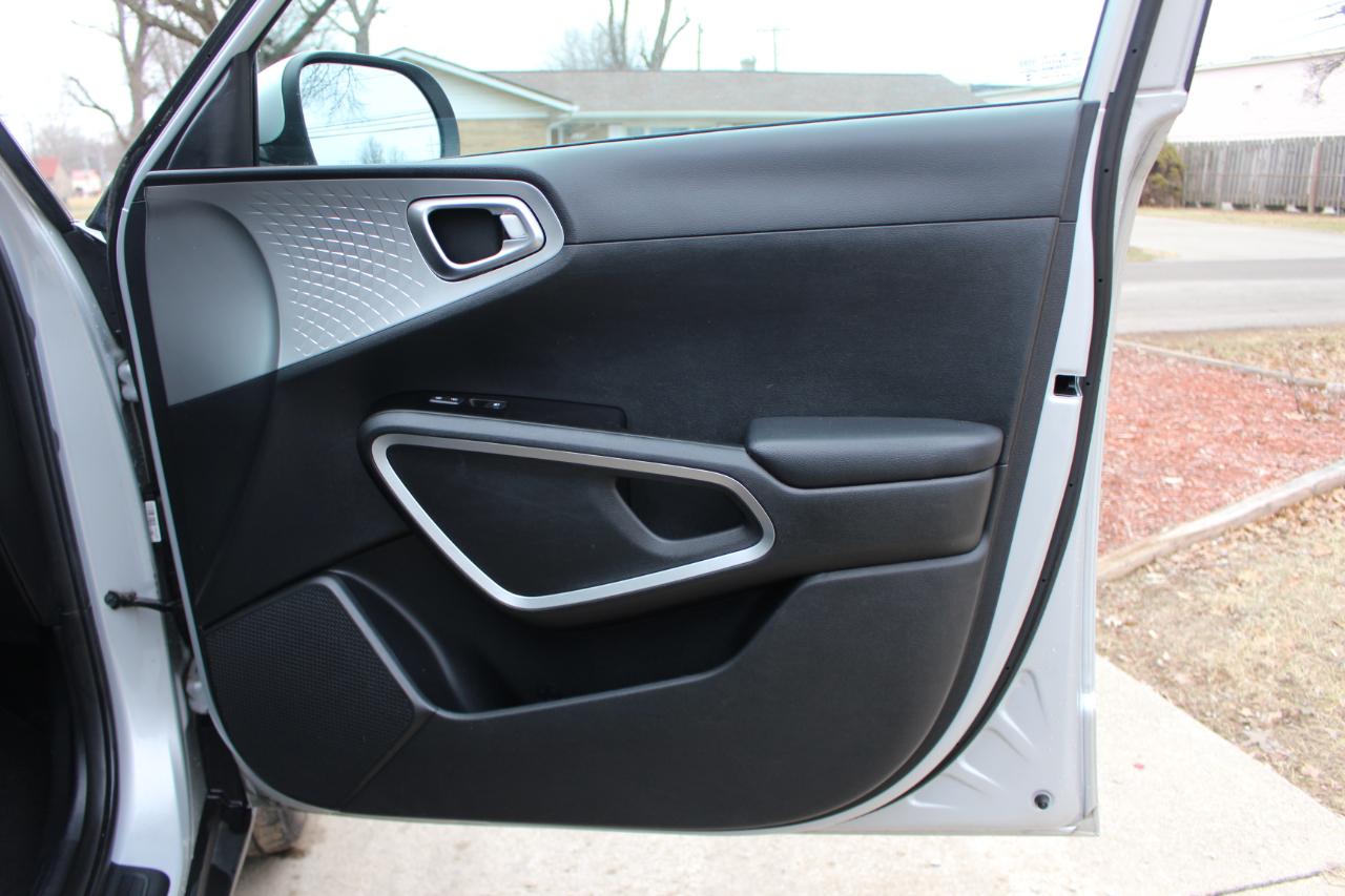 Kia Soul LX CVT 2021