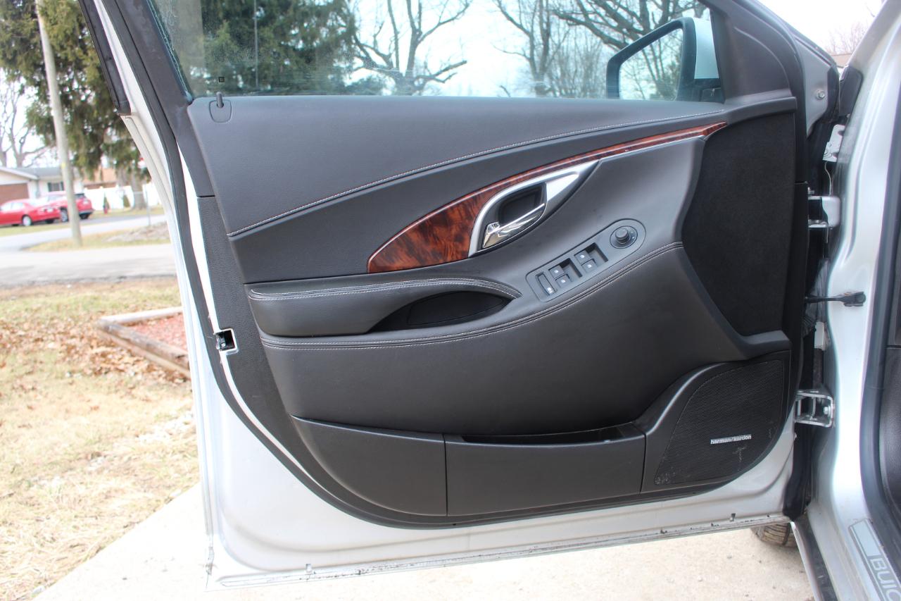 Buick LaCrosse CXS 2011