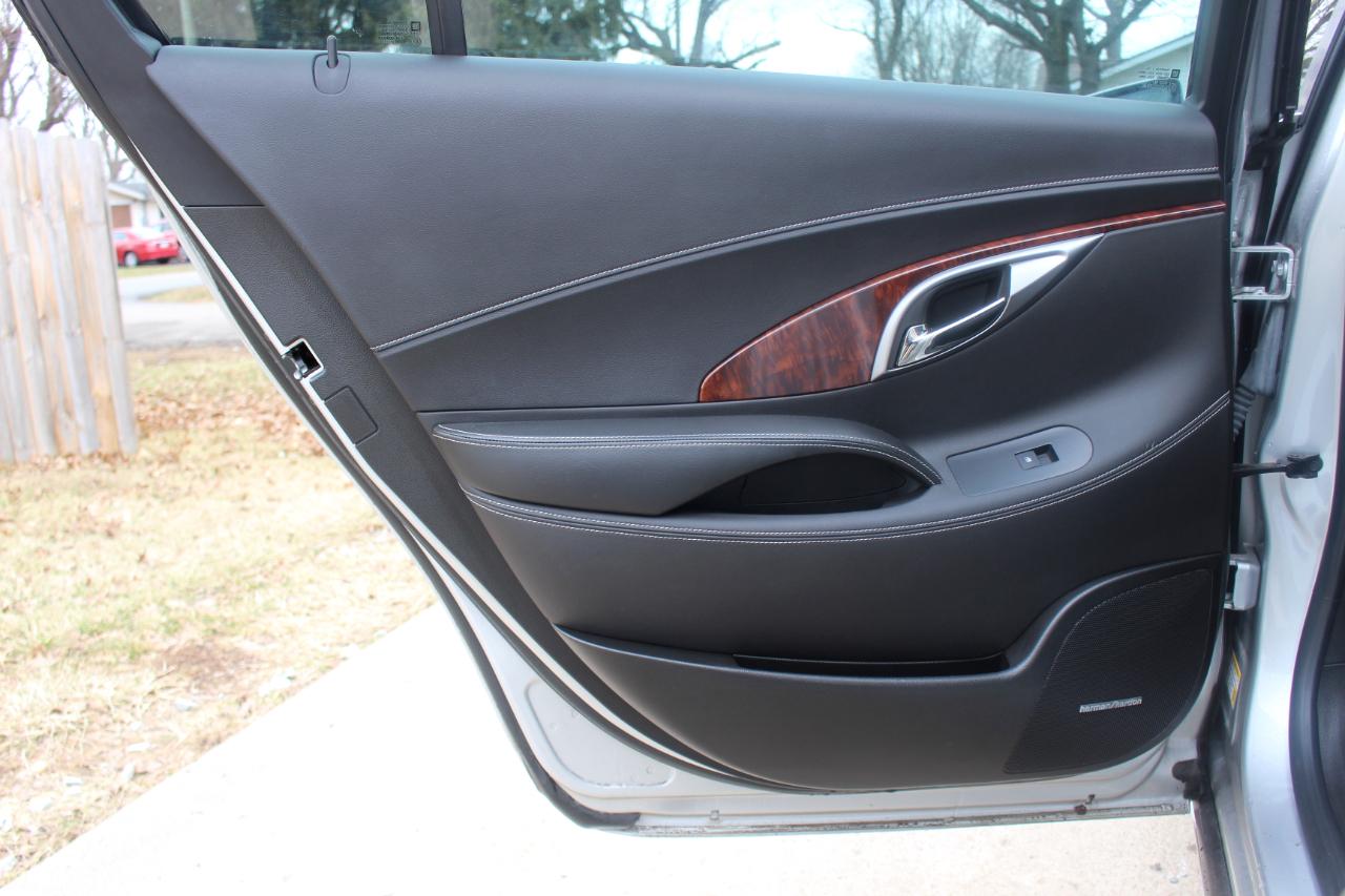 Buick LaCrosse CXS 2011