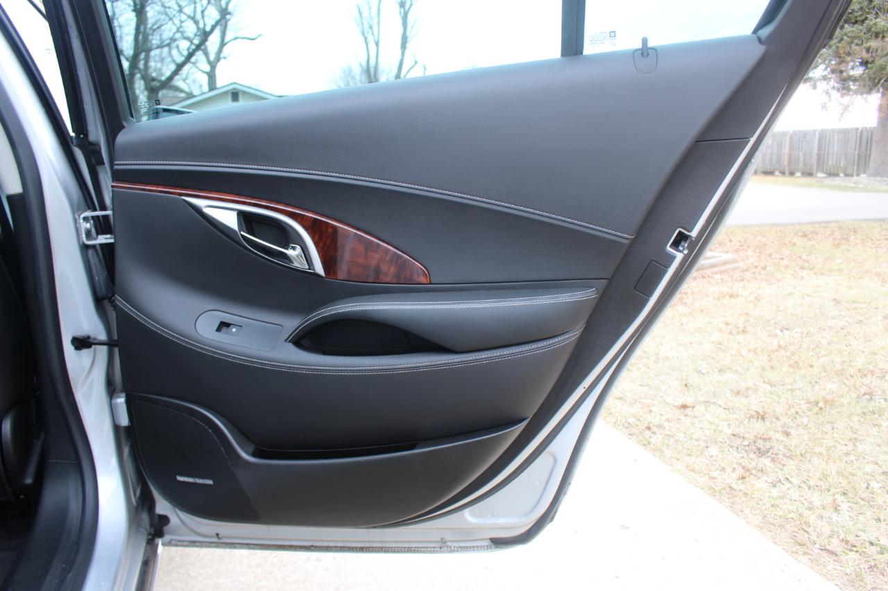 Buick LaCrosse CXS 2011