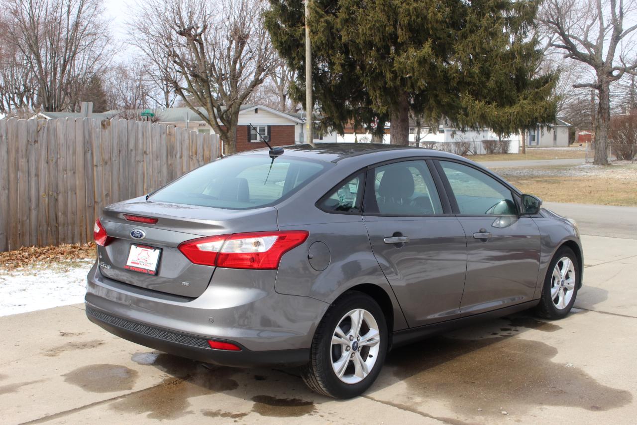 Ford Focus SE Sedan 2013