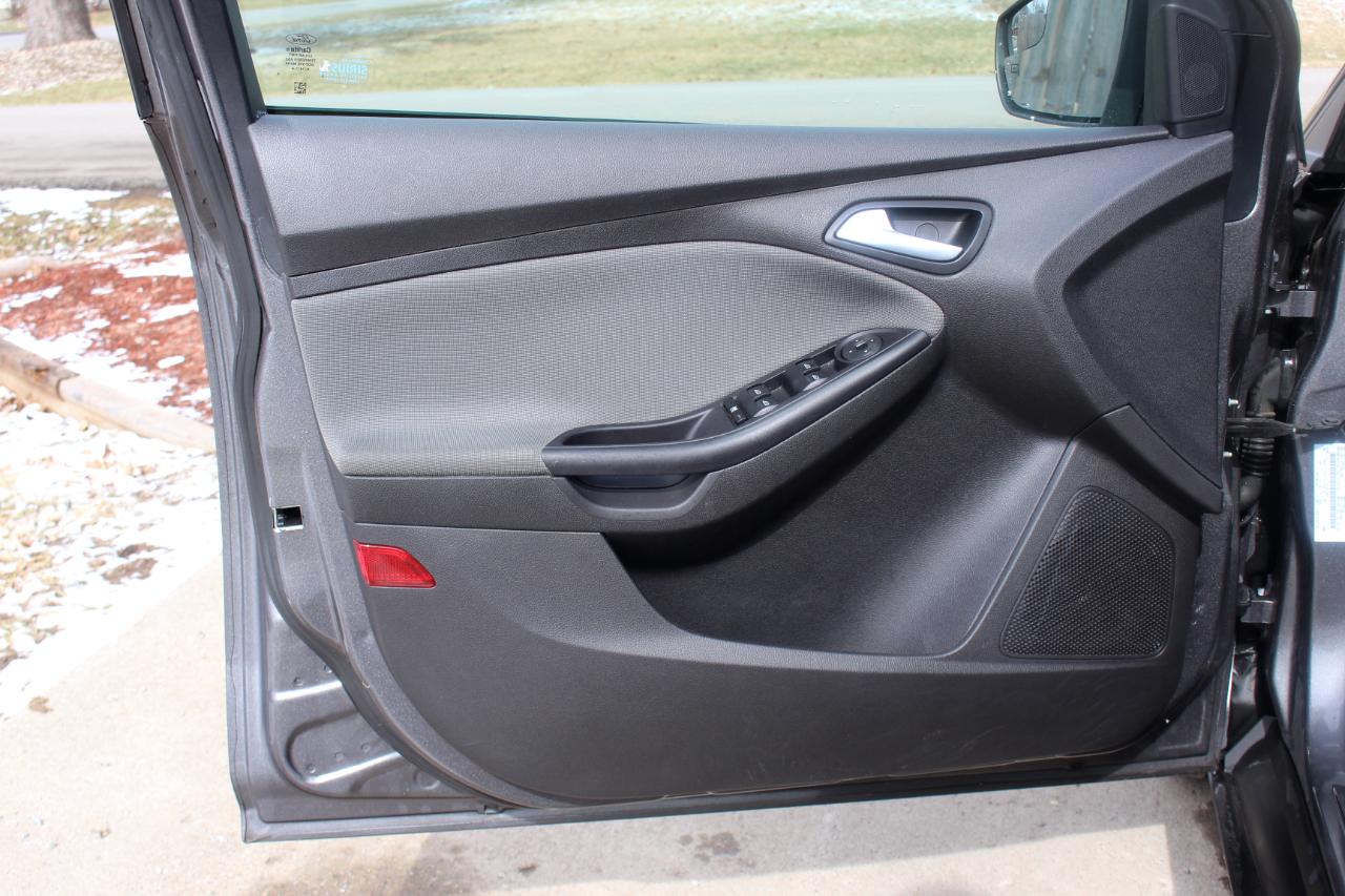 Ford Focus SE Sedan 2013