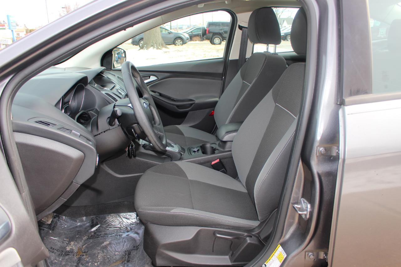 Ford Focus SE Sedan 2013