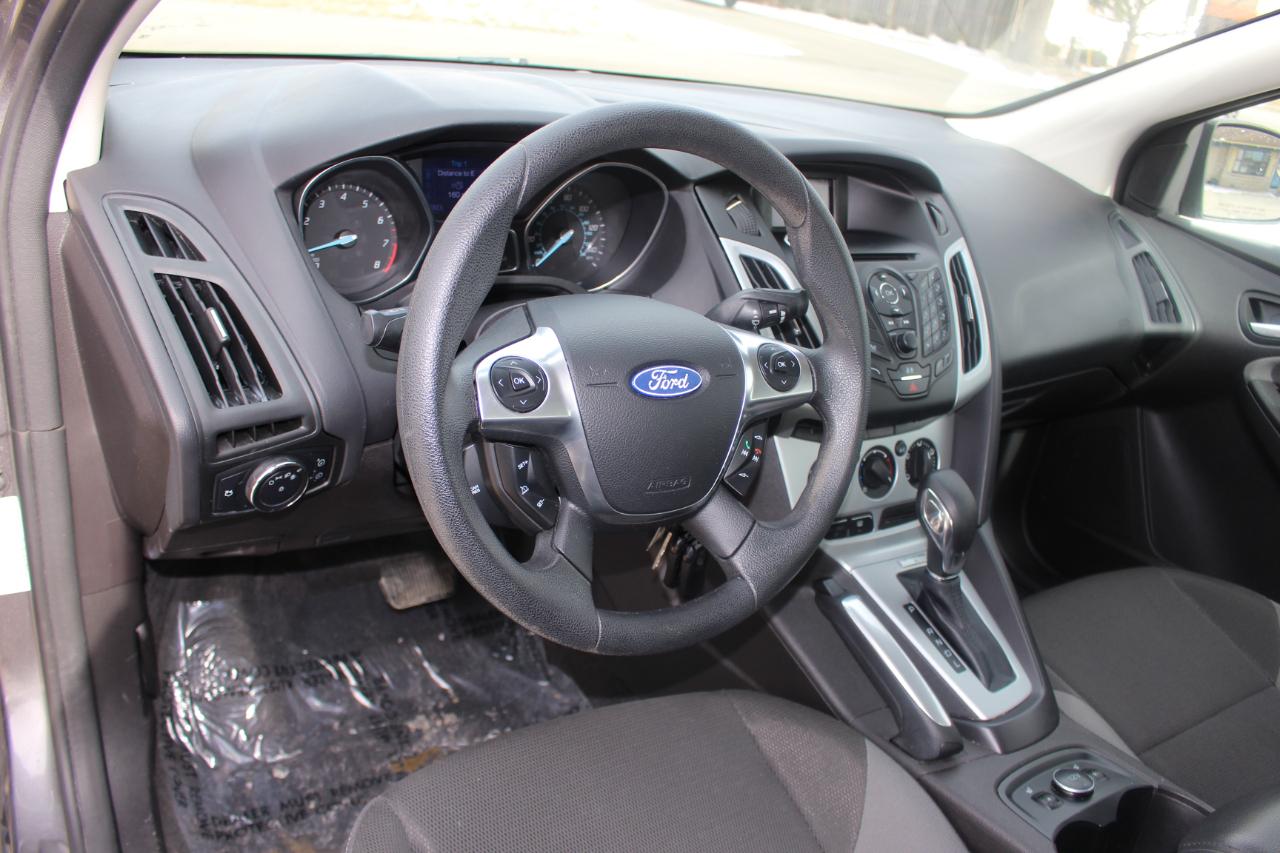 Ford Focus SE Sedan 2013