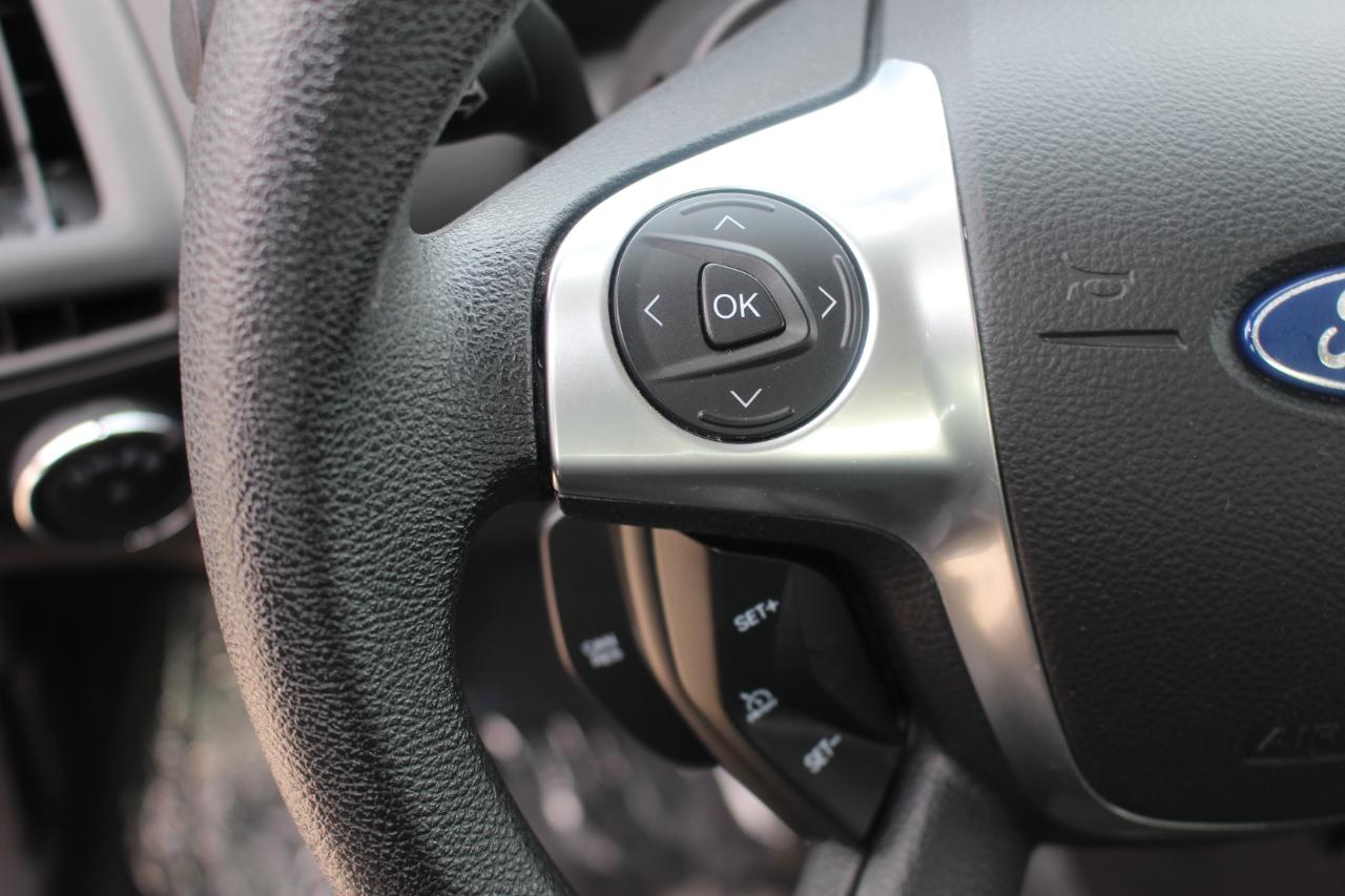 Ford Focus SE Sedan 2013