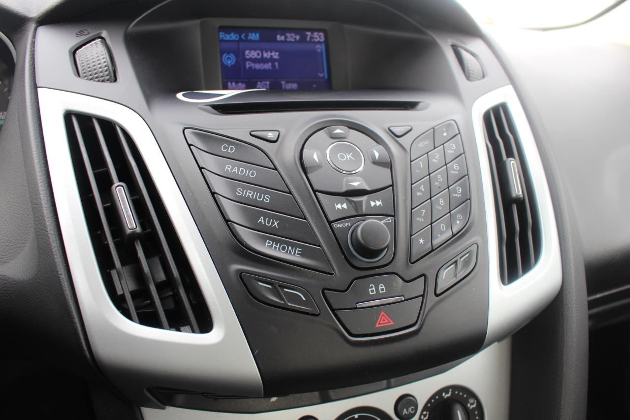 Ford Focus SE Sedan 2013