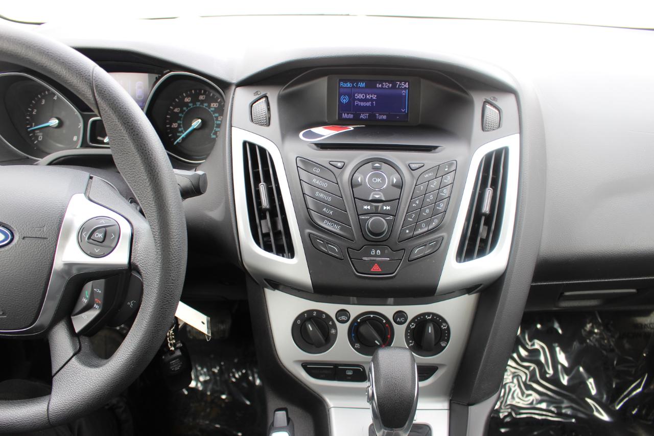 Ford Focus SE Sedan 2013