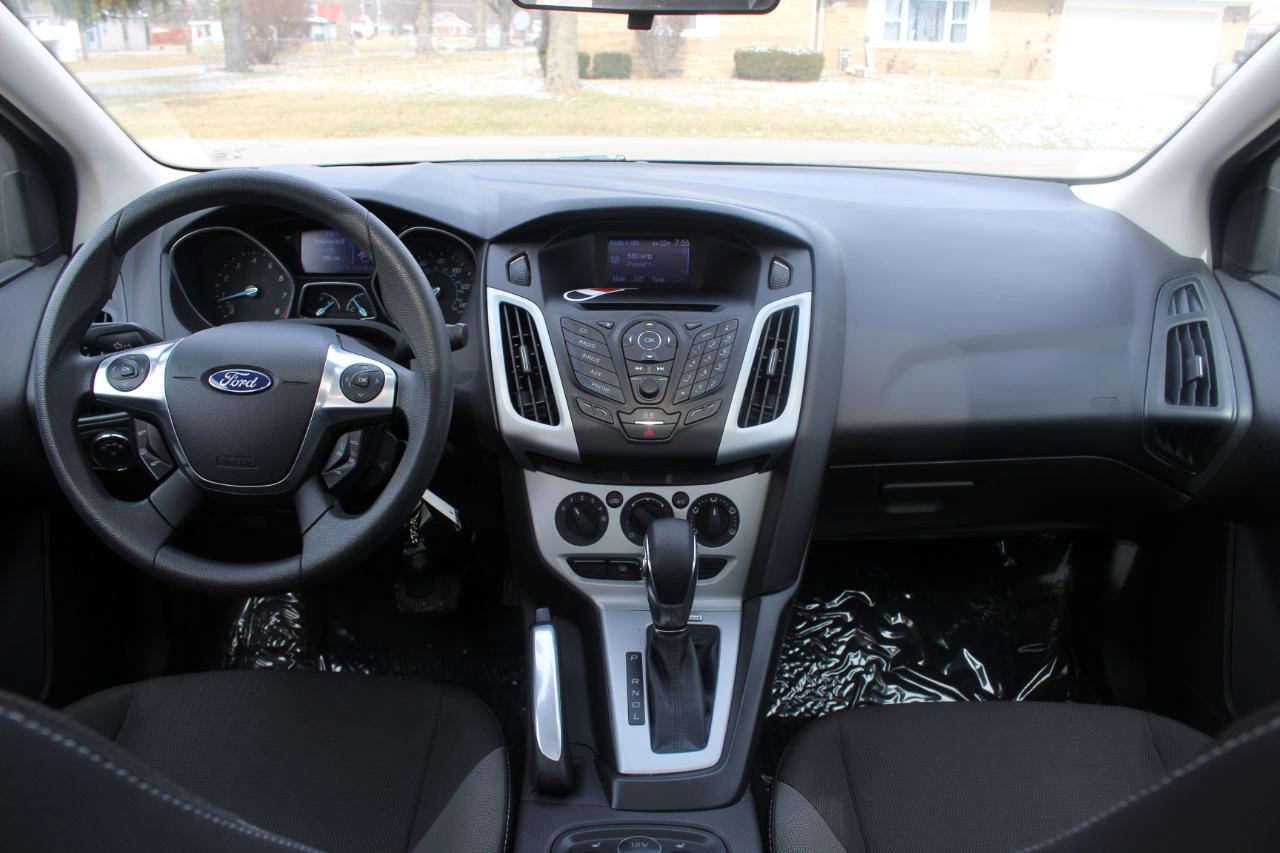 Ford Focus SE Sedan 2013