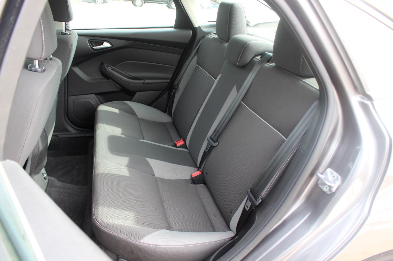 Ford Focus SE Sedan 2013