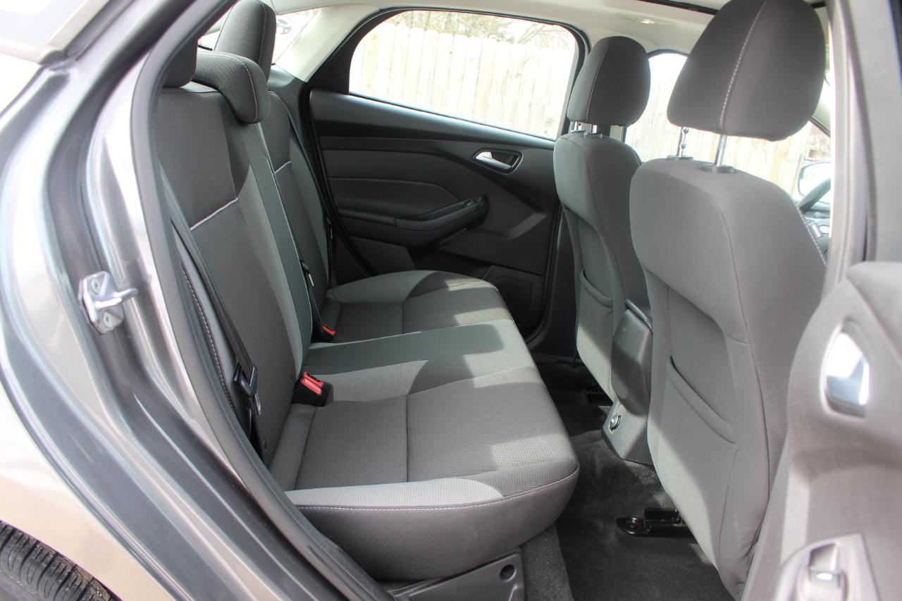 Ford Focus SE Sedan 2013