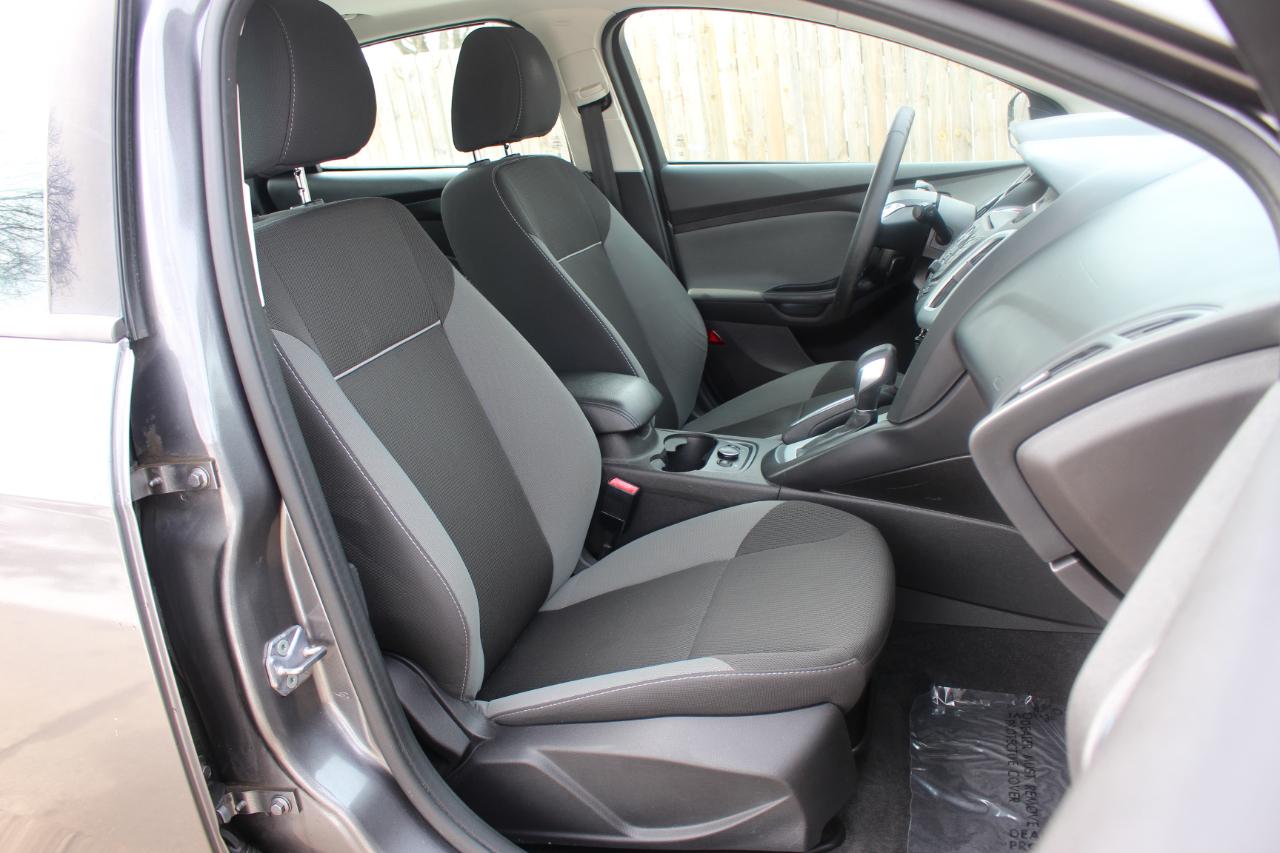 Ford Focus SE Sedan 2013