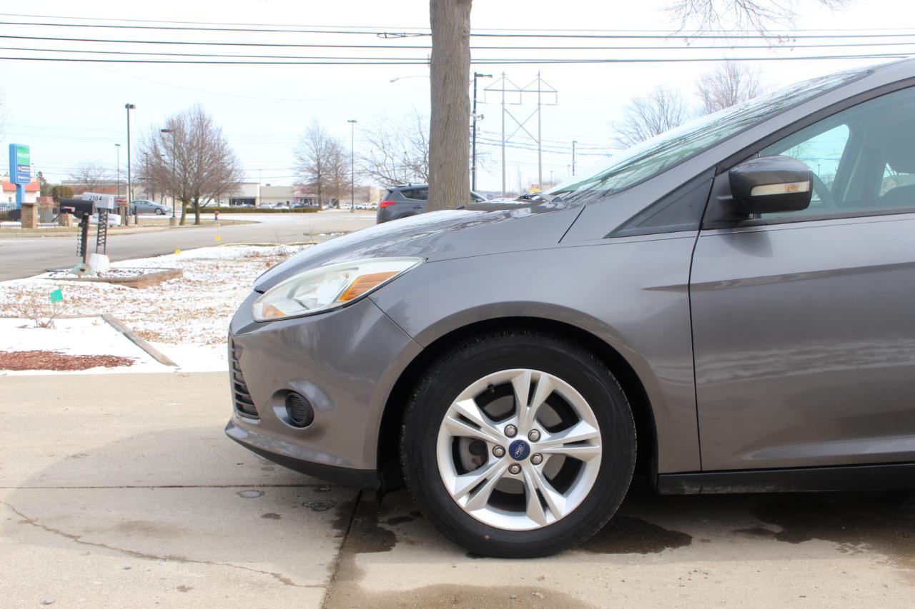 Ford Focus SE Sedan 2013