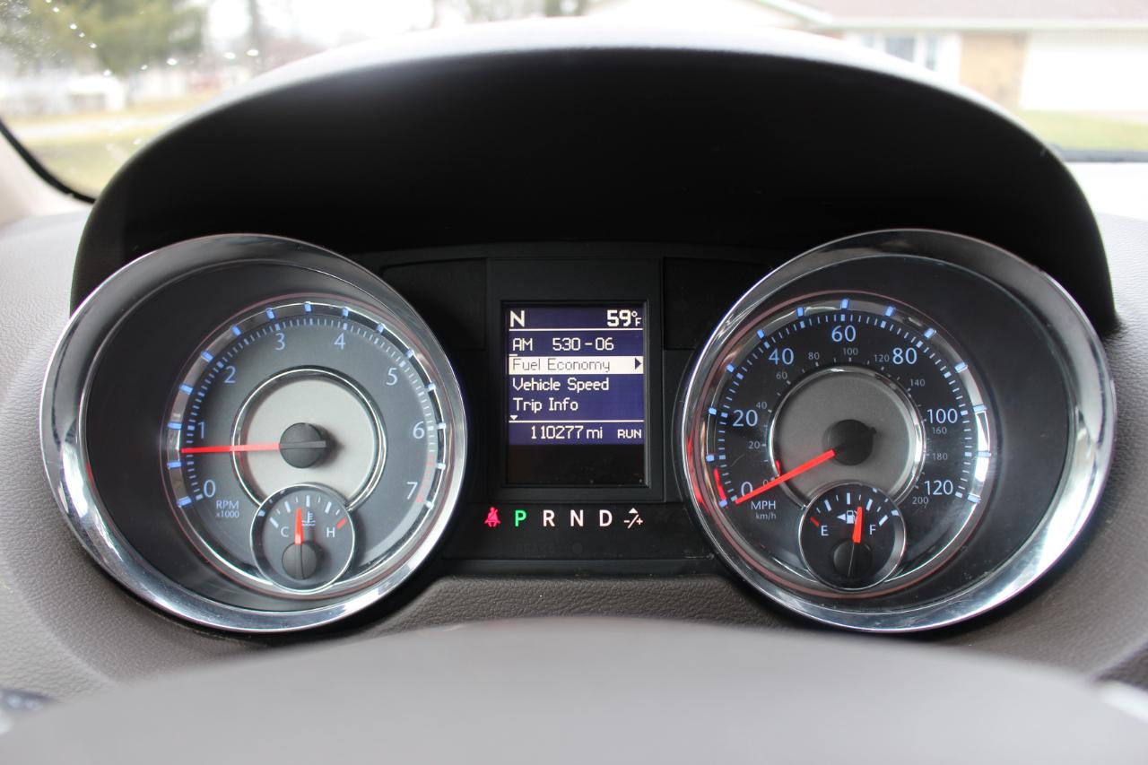 Chrysler Town & Country Limited 2013