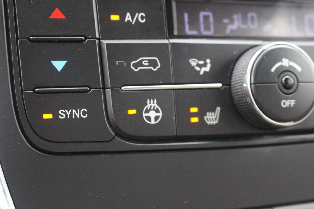 Chrysler Town & Country Limited 2013