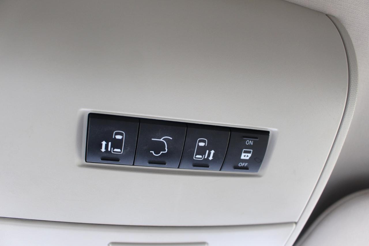 Chrysler Town & Country Limited 2013