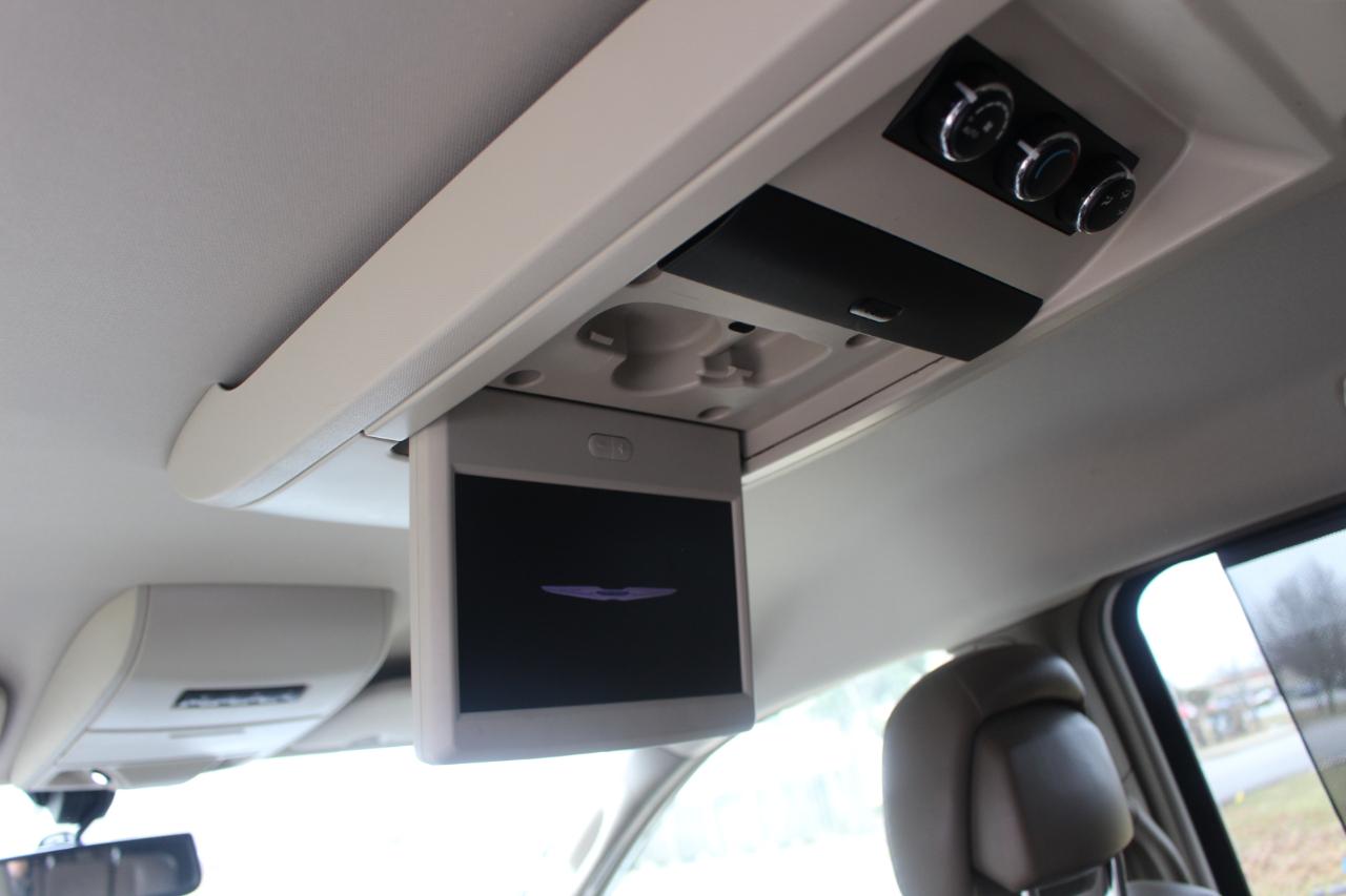 Chrysler Town & Country Limited 2013