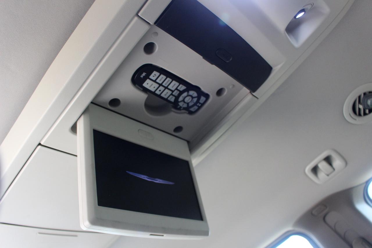 Chrysler Town & Country Limited 2013