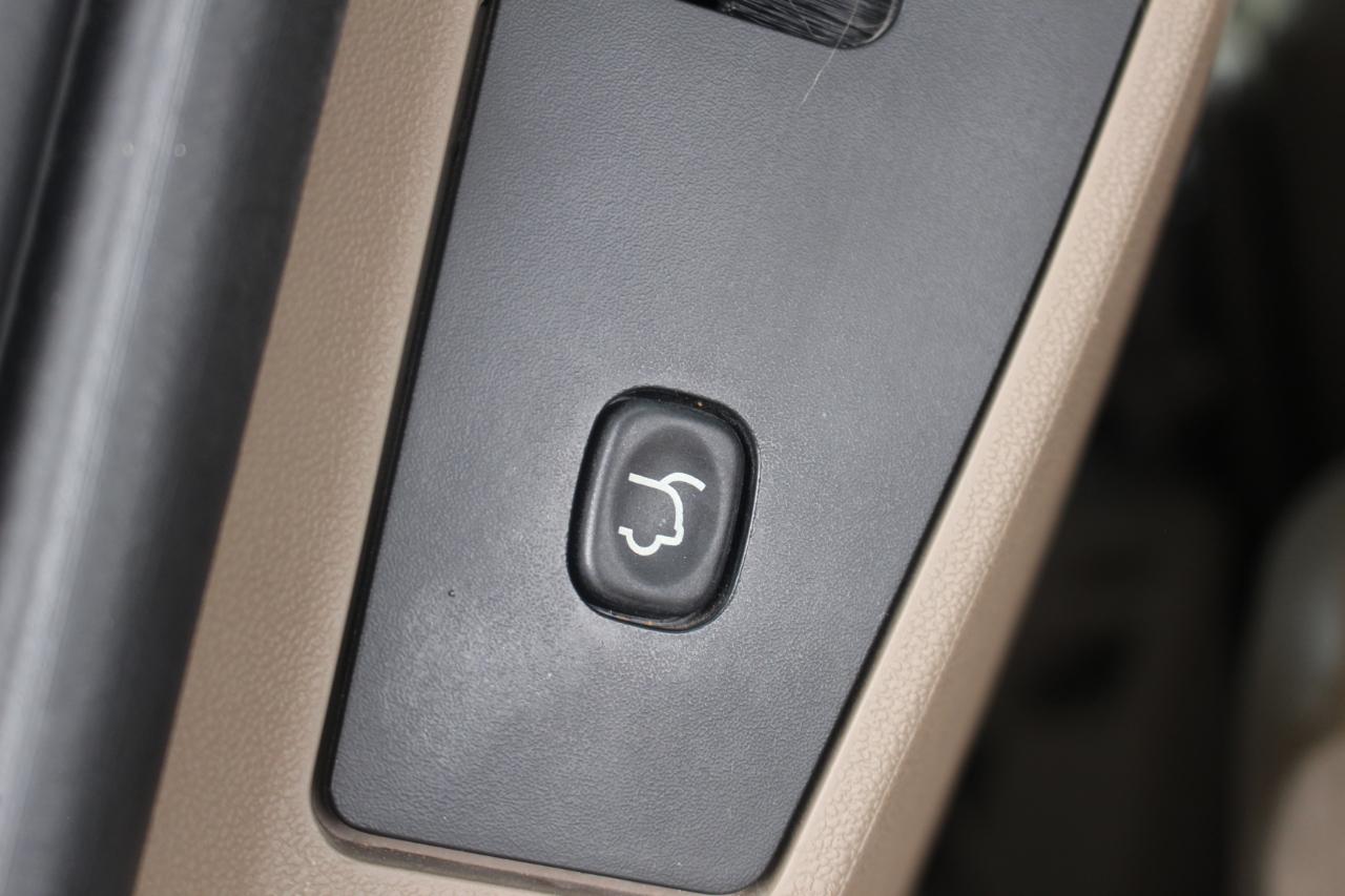 Chrysler Town & Country Limited 2013