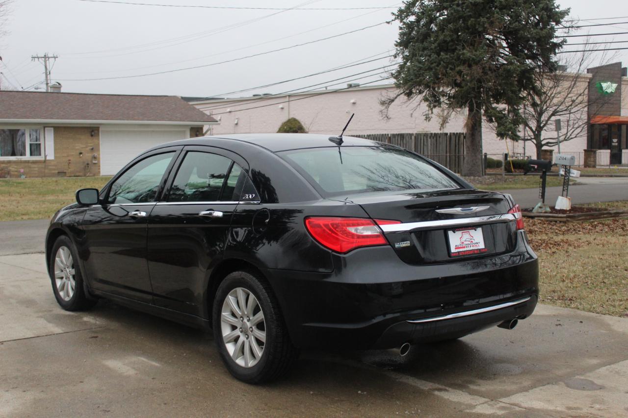 Chrysler 200 Limited 2013