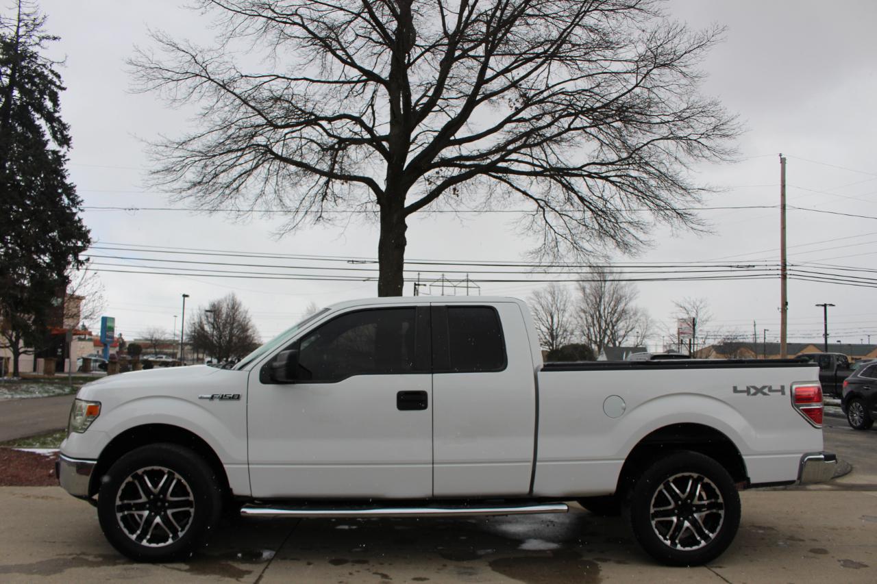 Ford F-150 XL SuperCab 8-ft. Bed 4WD 2012