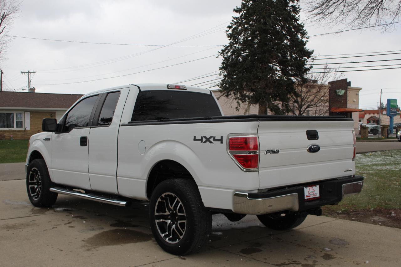 Ford F-150 XL SuperCab 8-ft. Bed 4WD 2012