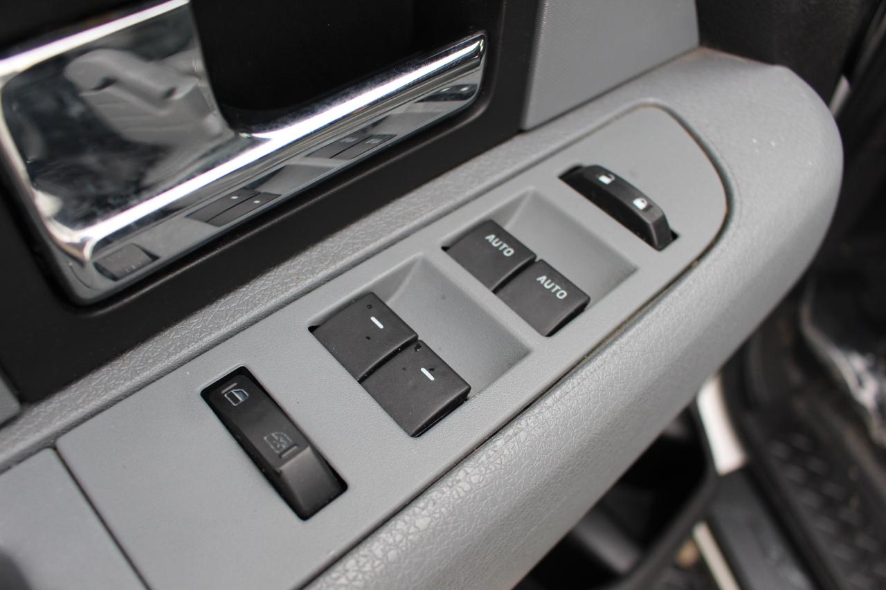 Ford F-150 XL SuperCab 8-ft. Bed 4WD 2012