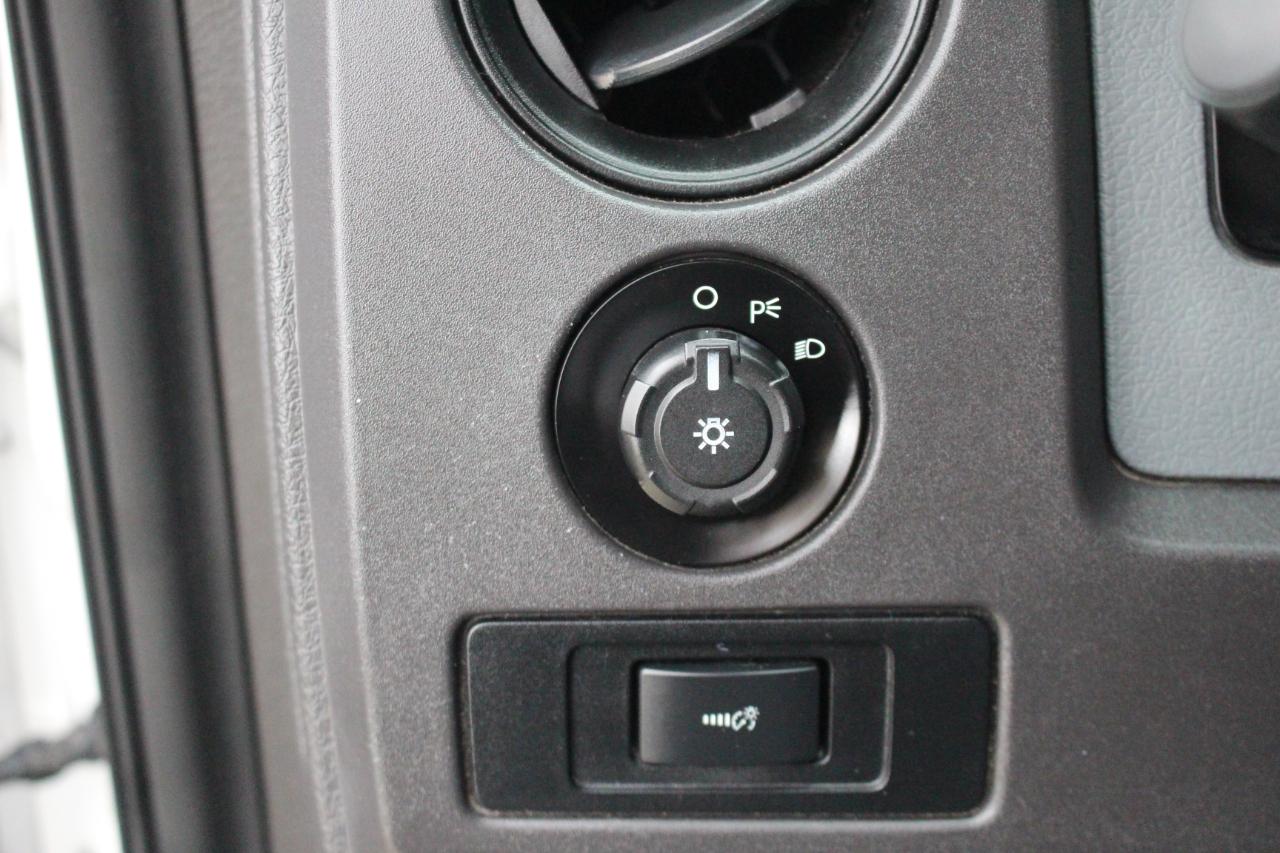 Ford F-150 XL SuperCab 8-ft. Bed 4WD 2012