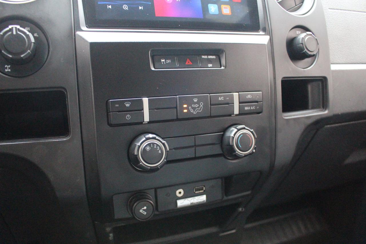 Ford F-150 XL SuperCab 8-ft. Bed 4WD 2012