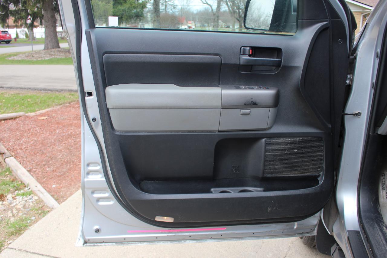 Toyota Tundra Tundra-Grade Double Cab 4.6L 4WD 2010