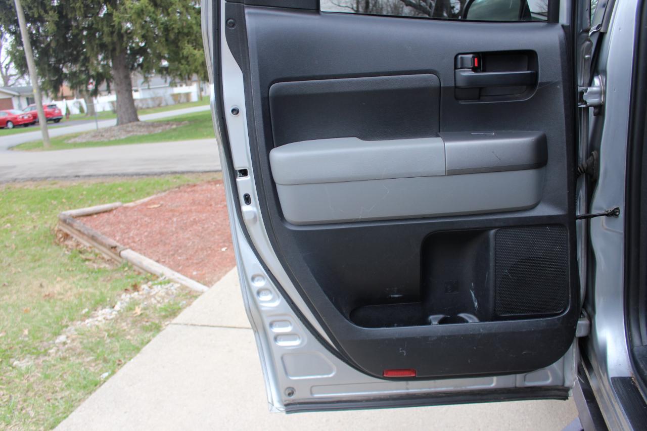 Toyota Tundra Tundra-Grade Double Cab 4.6L 4WD 2010