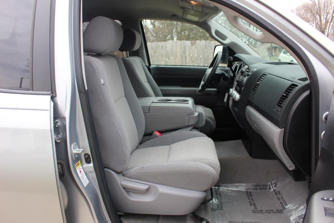 Toyota Tundra Tundra-Grade Double Cab 4.6L 4WD 2010