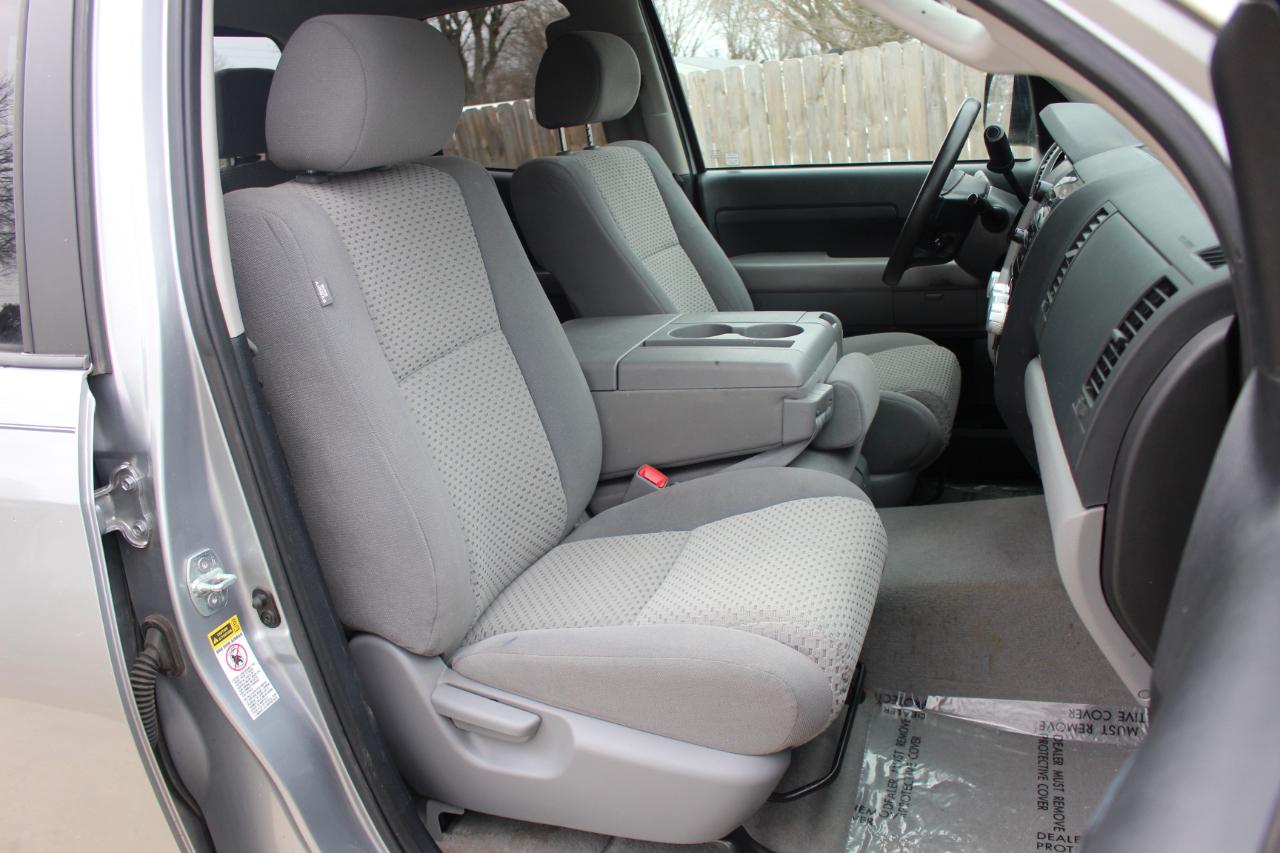 Toyota Tundra Tundra-Grade Double Cab 4.6L 4WD 2010