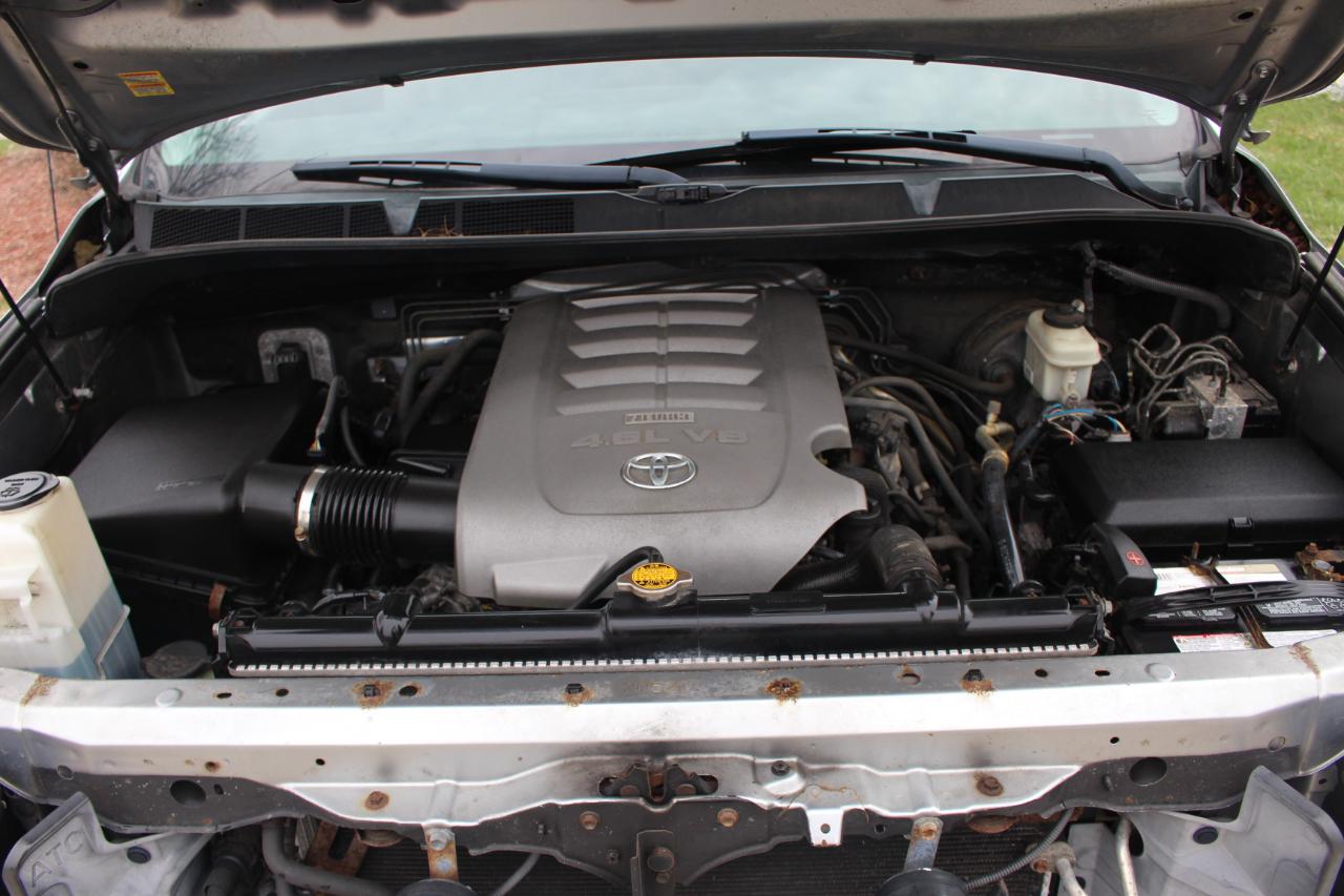 Toyota Tundra Tundra-Grade Double Cab 4.6L 4WD 2010