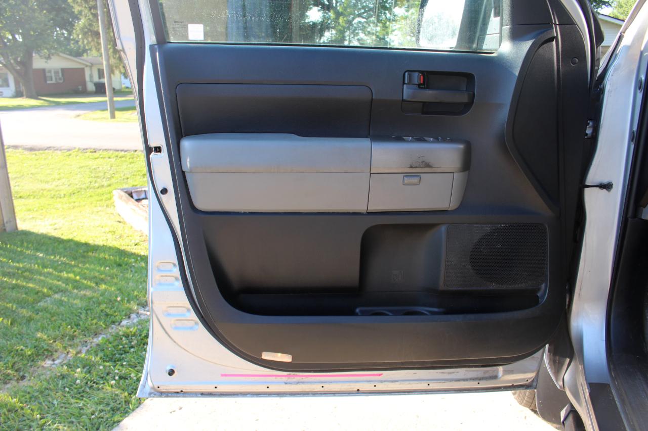 Toyota Tundra Tundra-Grade Double Cab 4.6L 4WD 2010