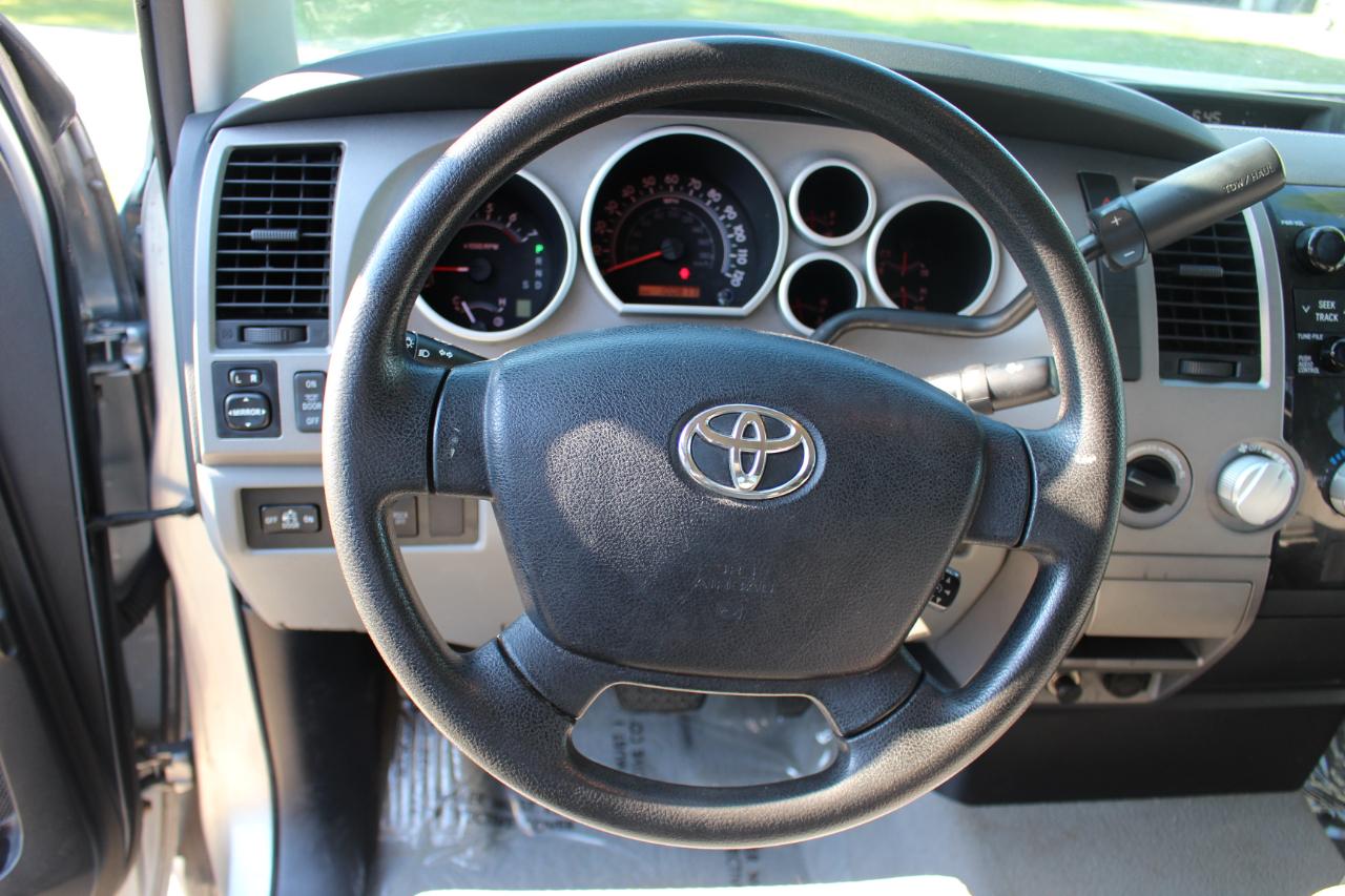 Toyota Tundra Tundra-Grade Double Cab 4.6L 4WD 2010