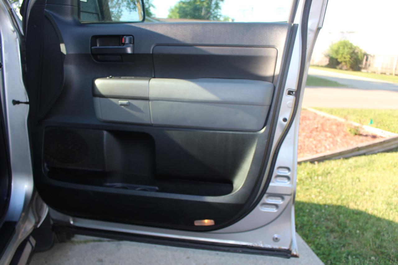 Toyota Tundra Tundra-Grade Double Cab 4.6L 4WD 2010