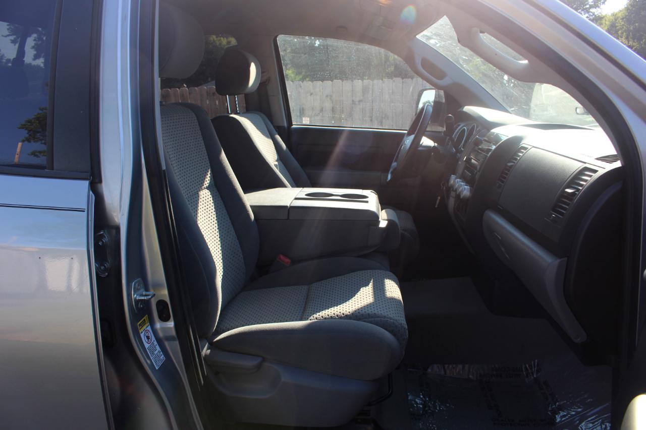 Toyota Tundra Tundra-Grade Double Cab 4.6L 4WD 2010