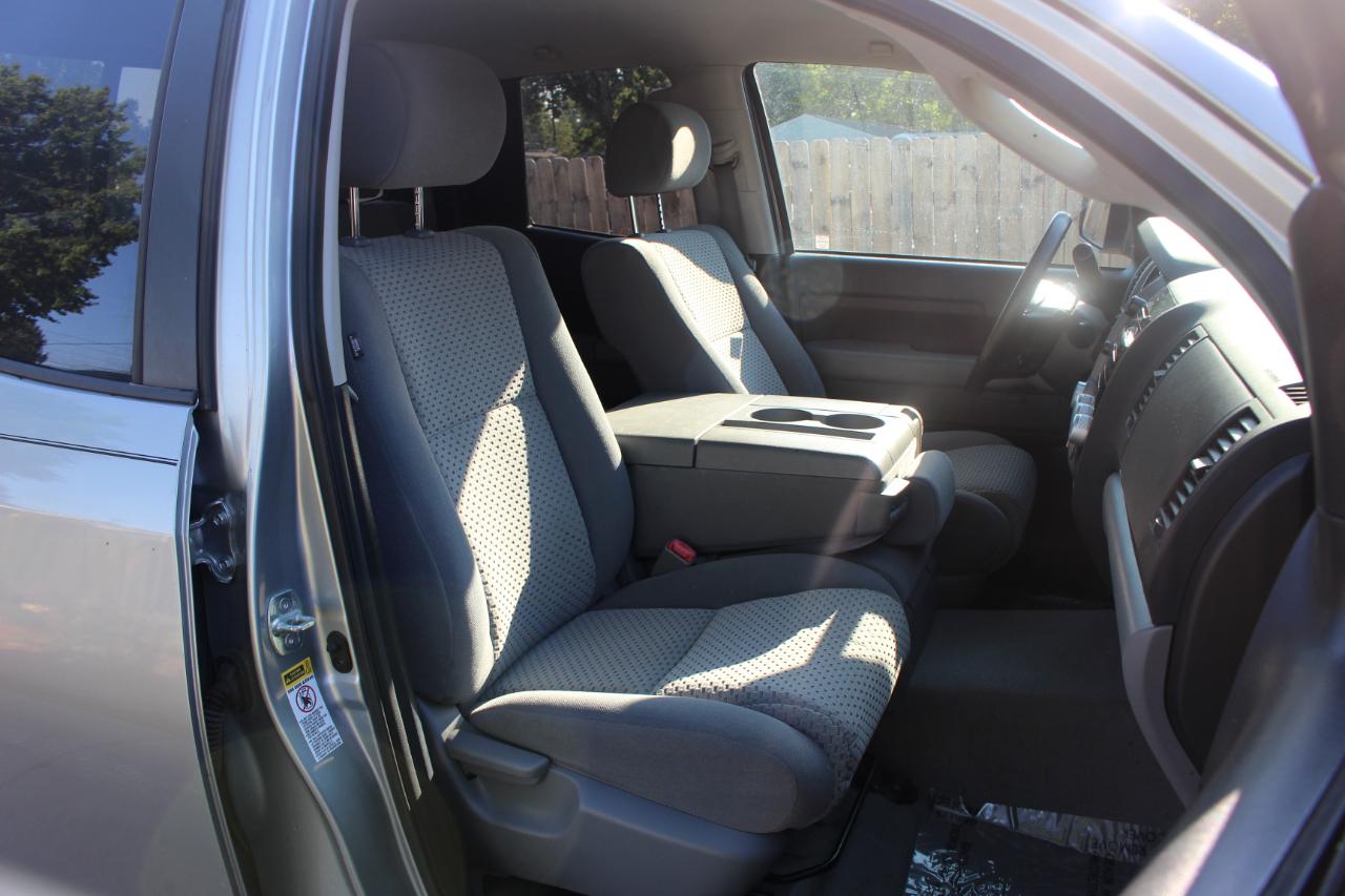 Toyota Tundra Tundra-Grade Double Cab 4.6L 4WD 2010