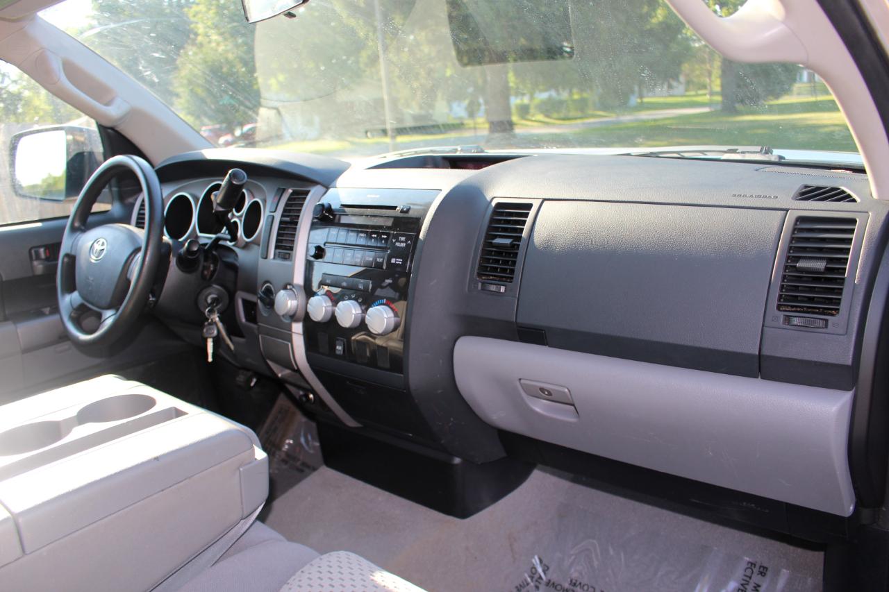 Toyota Tundra Tundra-Grade Double Cab 4.6L 4WD 2010