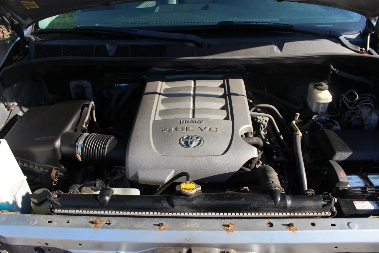 Toyota Tundra Tundra-Grade Double Cab 4.6L 4WD 2010