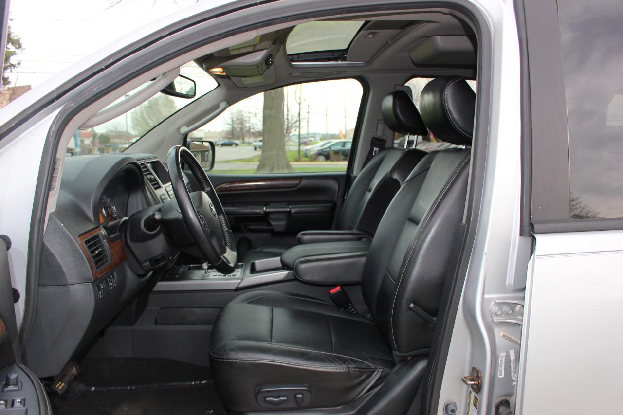 Nissan Armada Platinum 4WD 2012