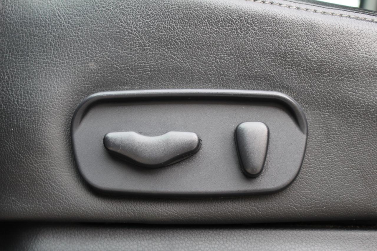 Nissan Armada Platinum 4WD 2012