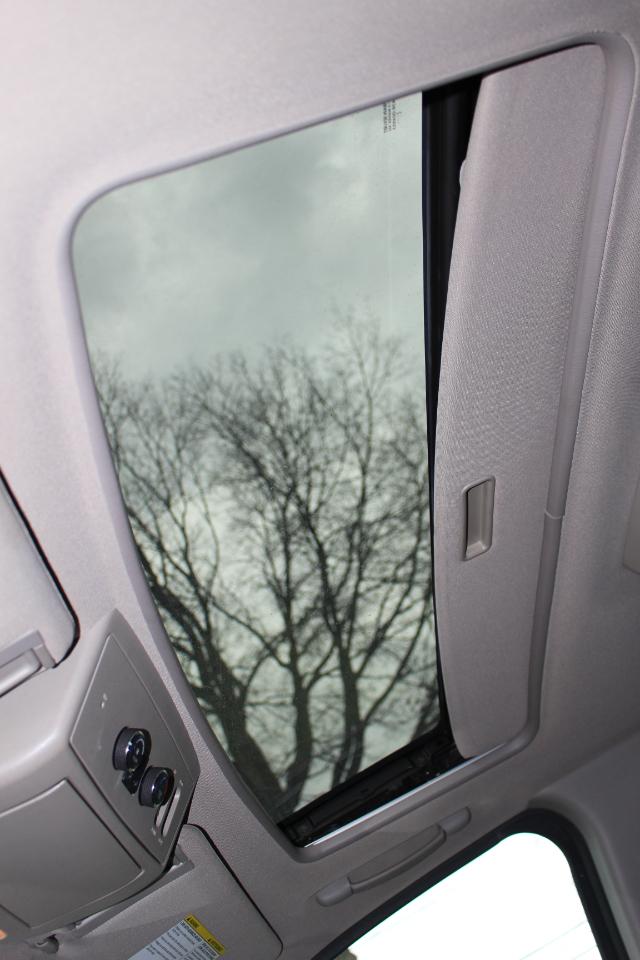 Nissan Armada Platinum 4WD 2012