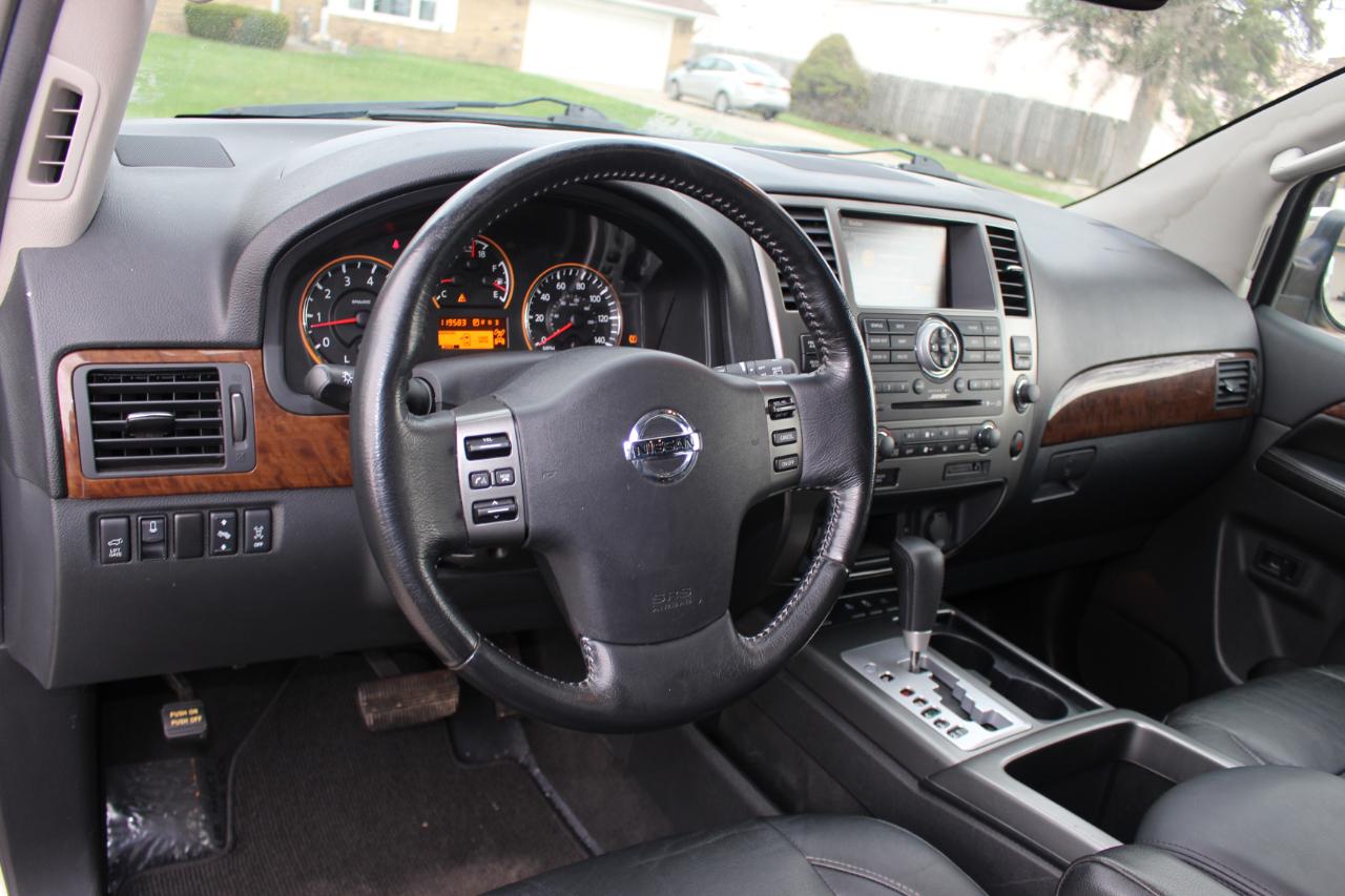 Nissan Armada Platinum 4WD 2012