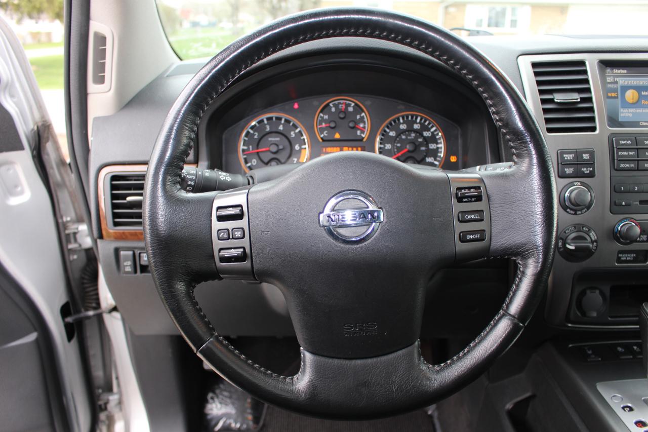 Nissan Armada Platinum 4WD 2012