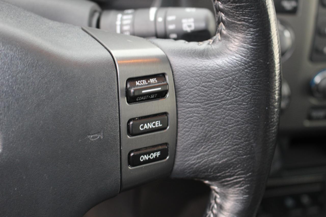 Nissan Armada Platinum 4WD 2012