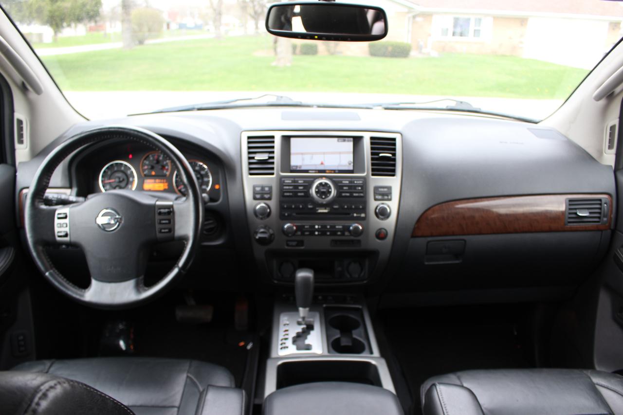 Nissan Armada Platinum 4WD 2012