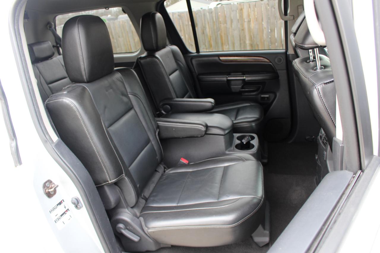 Nissan Armada Platinum 4WD 2012